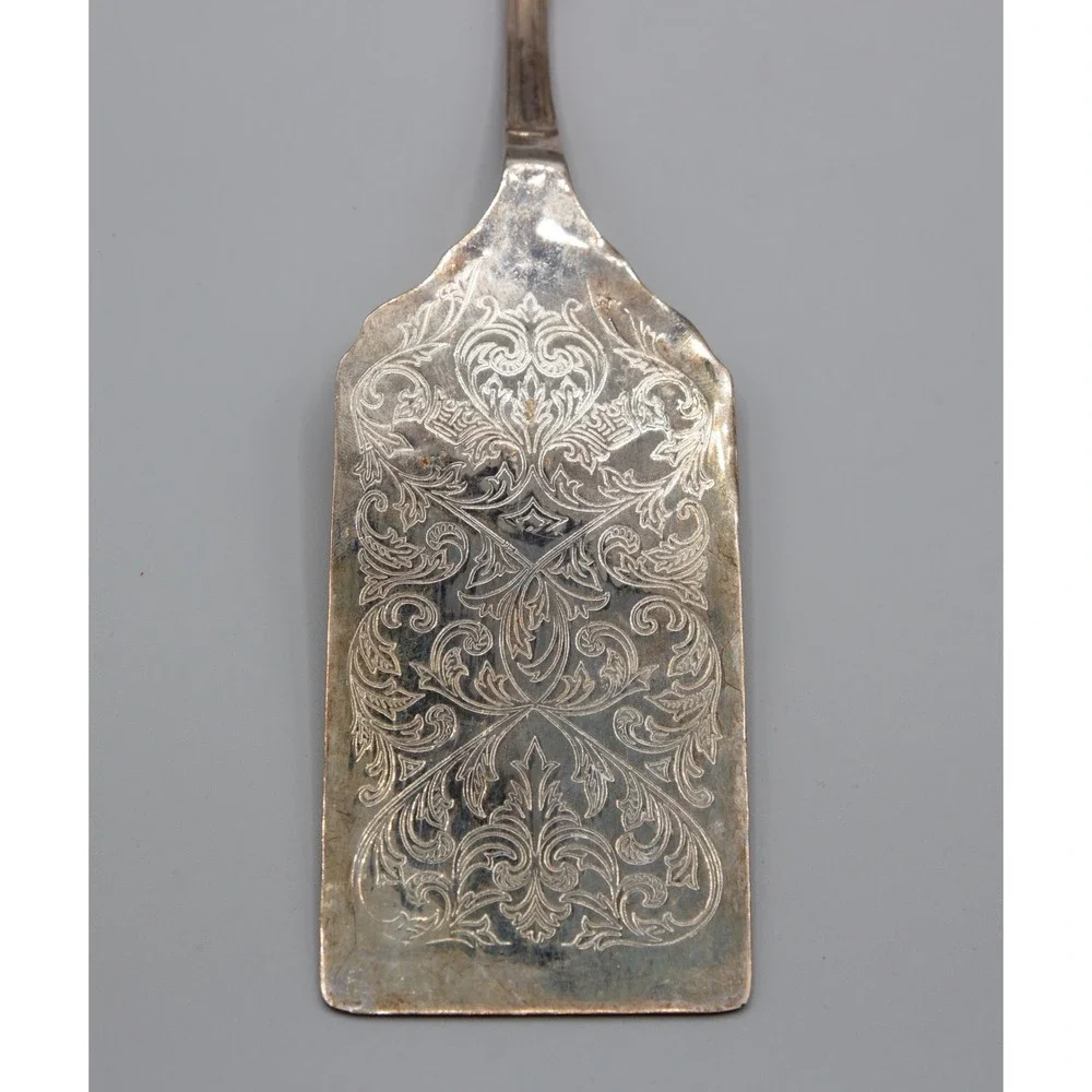 Silver Plated Etched‎ Floral Cake Pastry Server Shell Handle Vintage Style 10.5